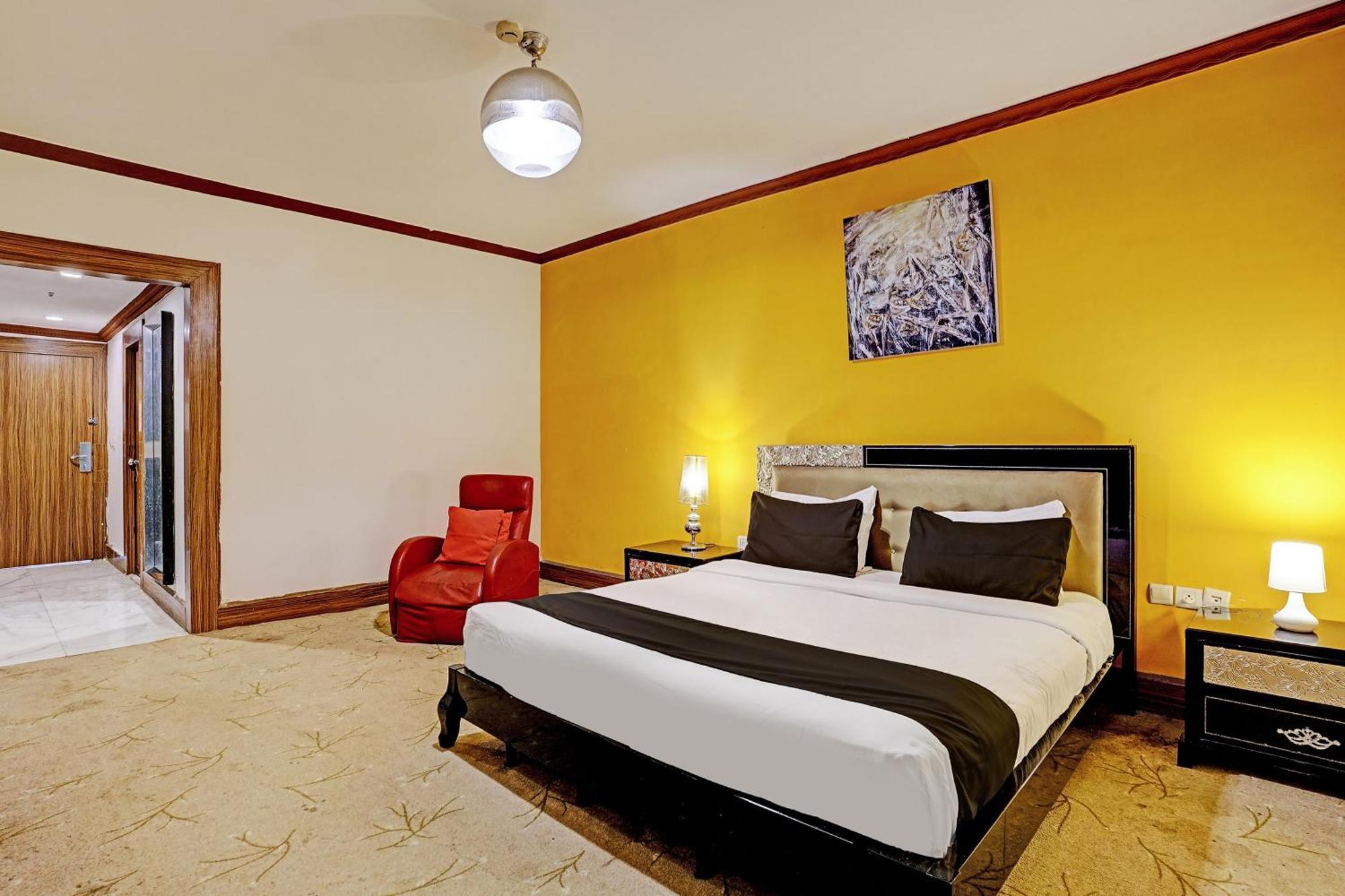 Townhouse 809 Royal Palms Hotel - Rose Collection Мумбаи Экстерьер фото
